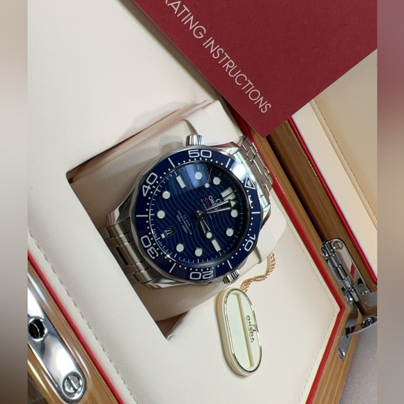 OMEGA SEAMASTER AUTOMATIC BLUE DIAL DIVER 300M - Picture 4 of 5